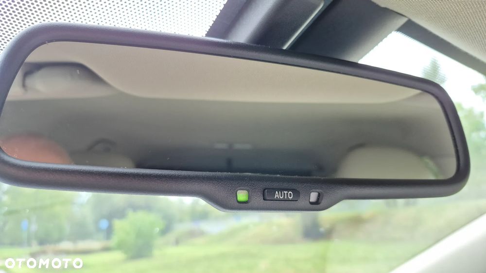 Toyota Avensis 2.0 D-4D Premium - 20