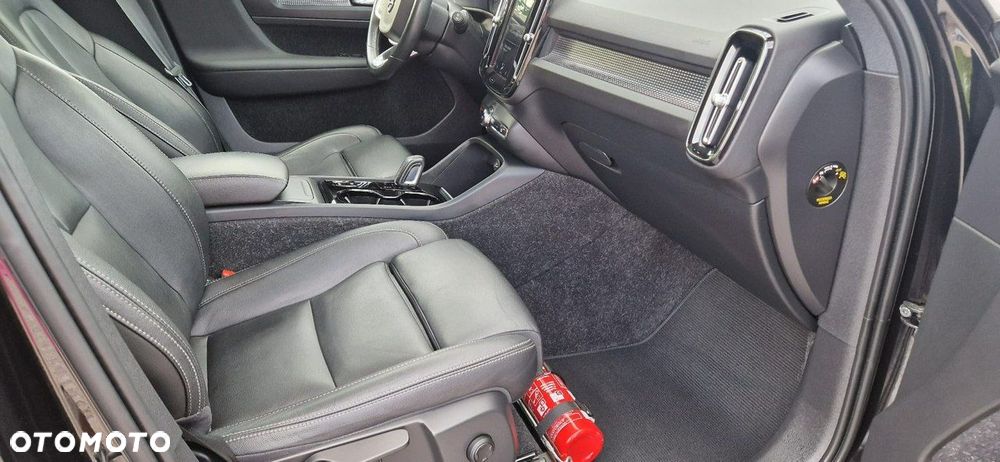Volvo XC 40 - 30