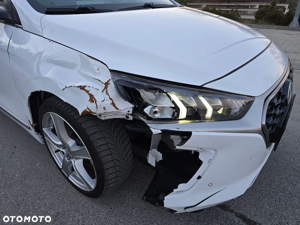Hyundai IONIQ Hybrid Premium - 38