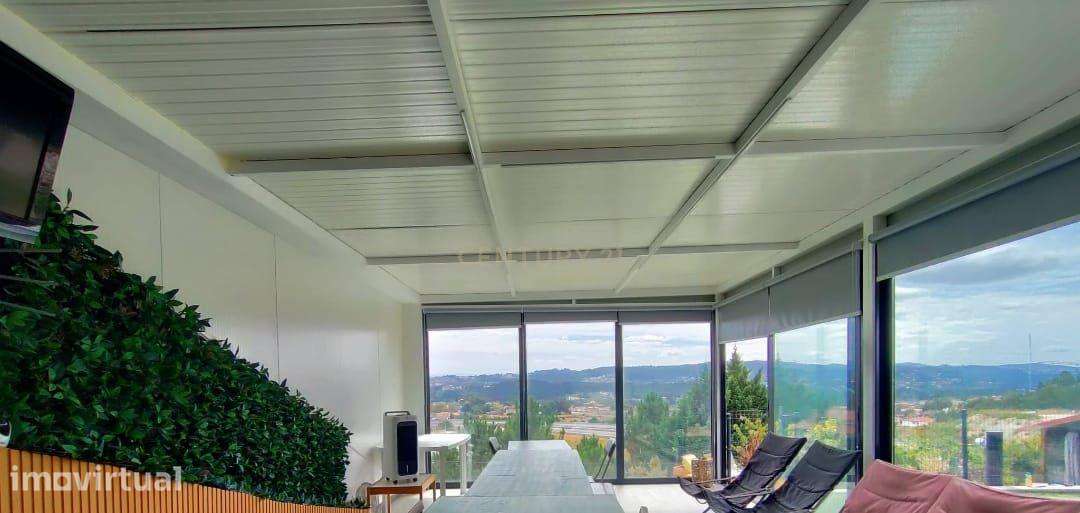 Moradia com miradouro, piscina e área agricola em Lousada, Porto - Grande imagem: 2/24