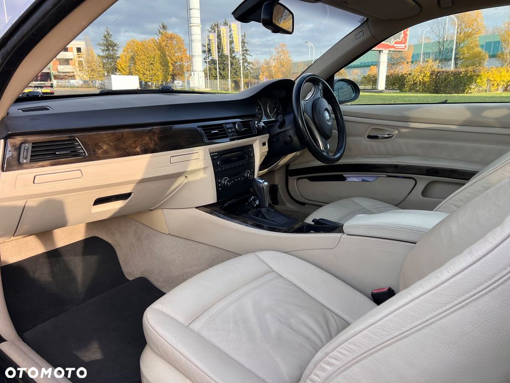 BMW Seria 3 325d Coupe - 9