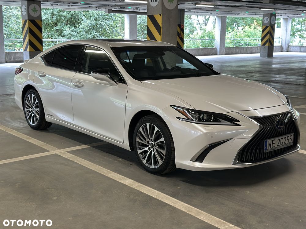 Lexus ES 300h Business Edition + - 2