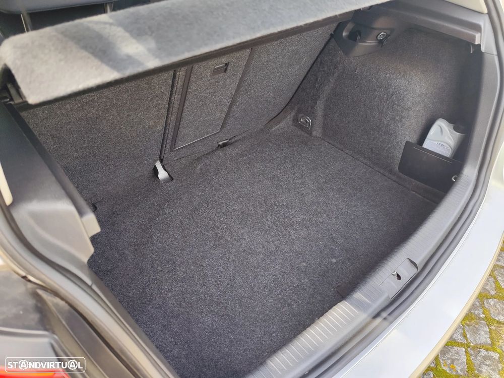 VW Golf 1.9 TDi Confortline DSG - 54