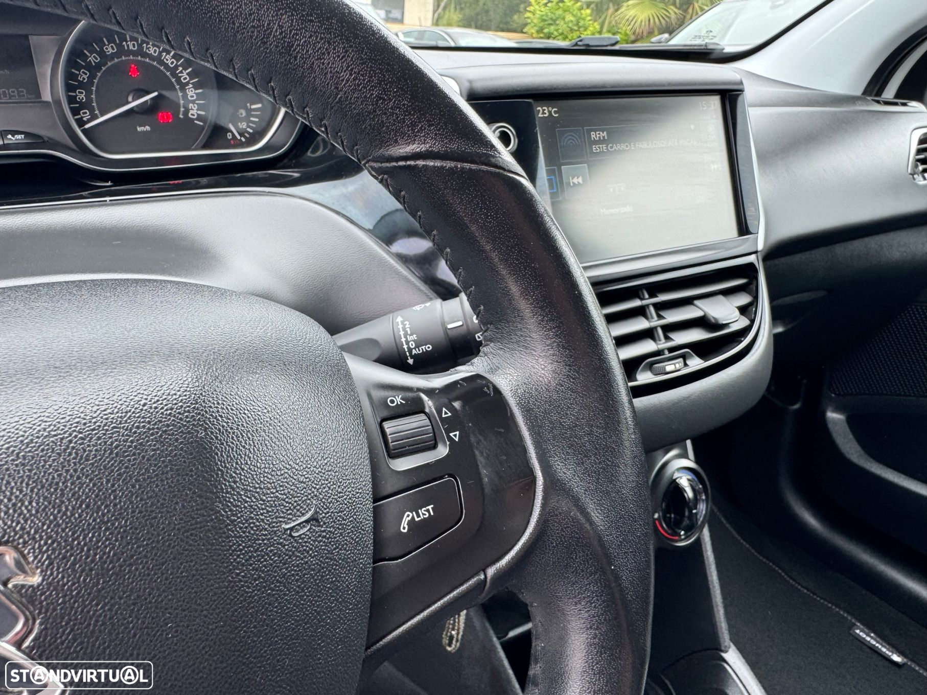 Peugeot 208 1.2 PureTech Style - 17