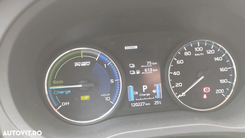 Mitsubishi Outlander ver-2-4-4wd-plug--in-hybrid - 10