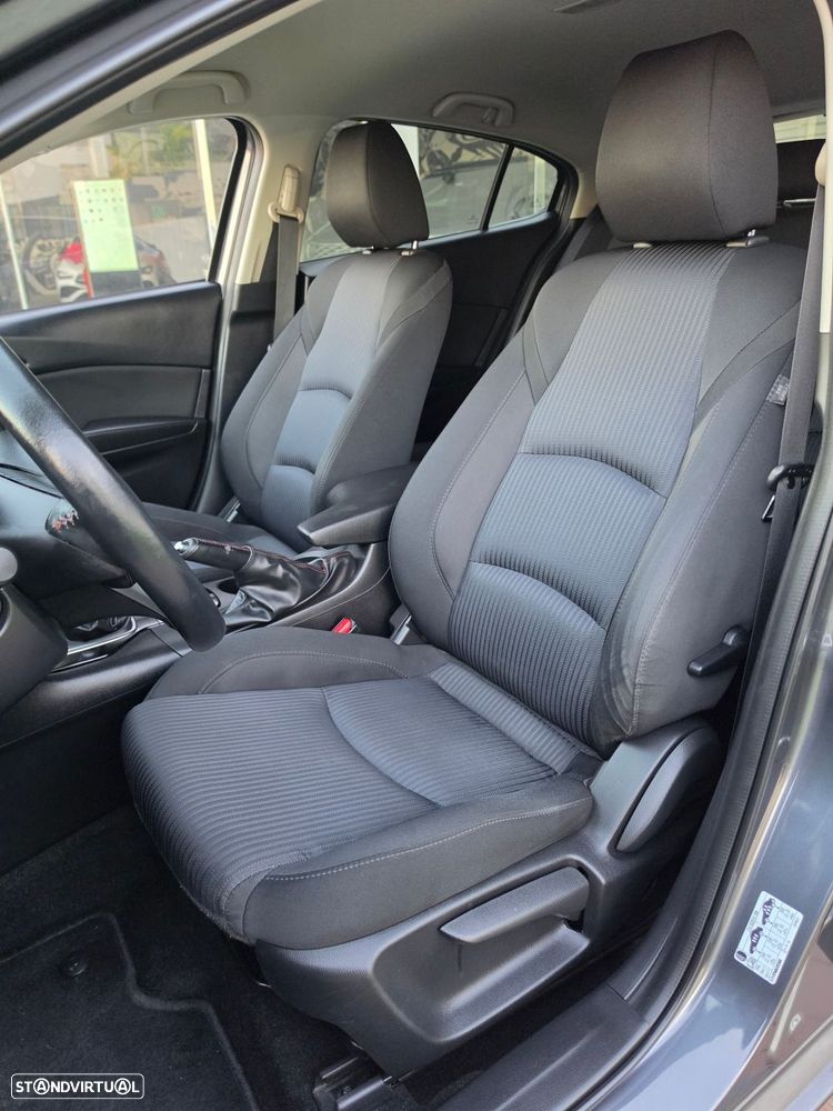 Mazda 3 Hatchback 1.5 Sky-D Excellence Navi - 30