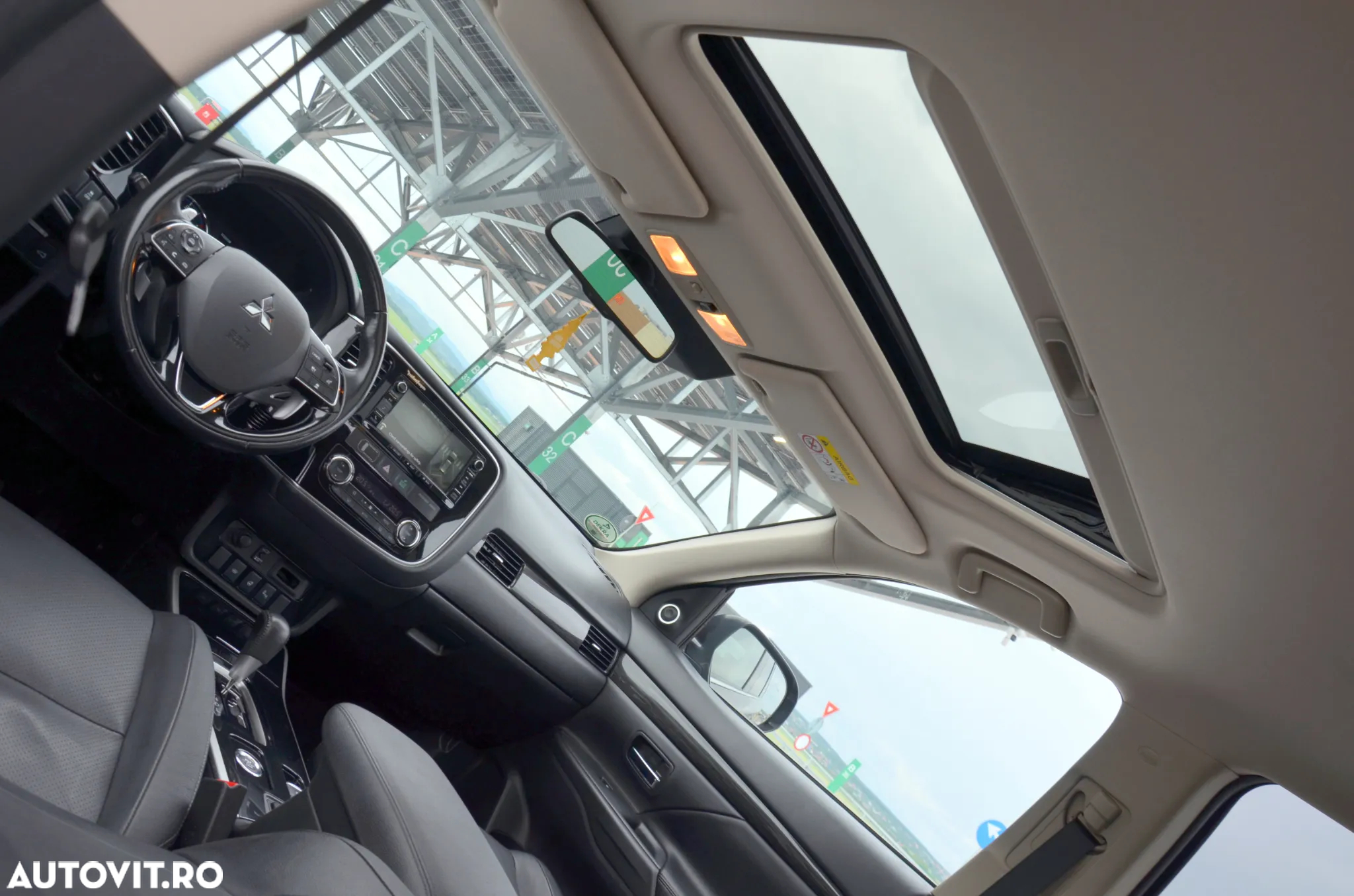 Mitsubishi Outlander 2.2 DI-D 4WD Automatik Diamant Edition+ - 6