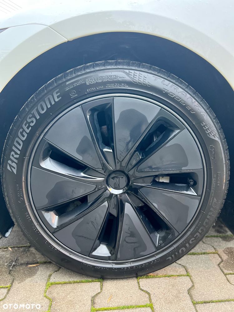 Tesla Model 3 Long Range AWD - 32