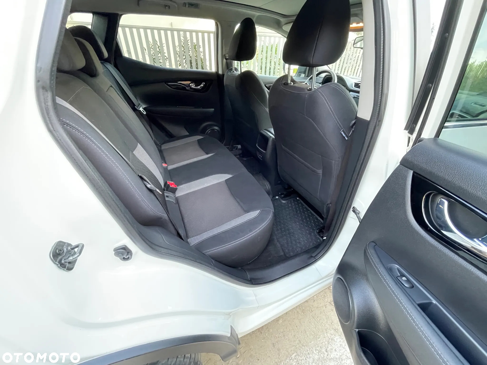Nissan Qashqai 1.3 DIG-T N-Connecta DCT - 6