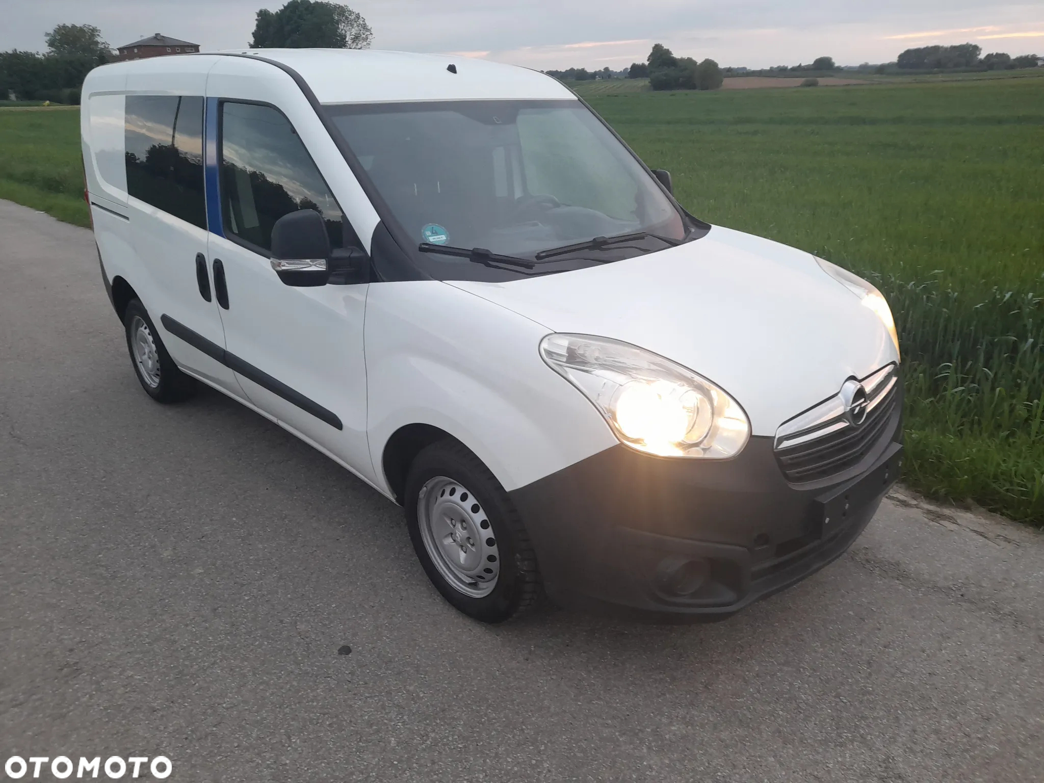 Opel Combo - 12