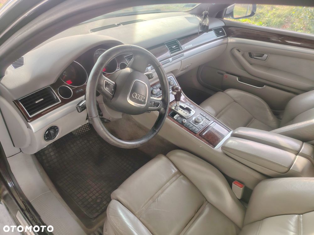 Audi A8 - 7