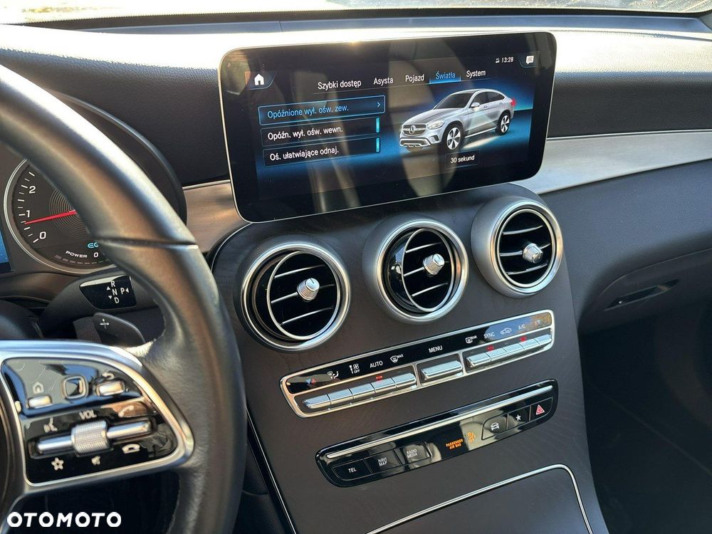 Mercedes-Benz GLC - 27