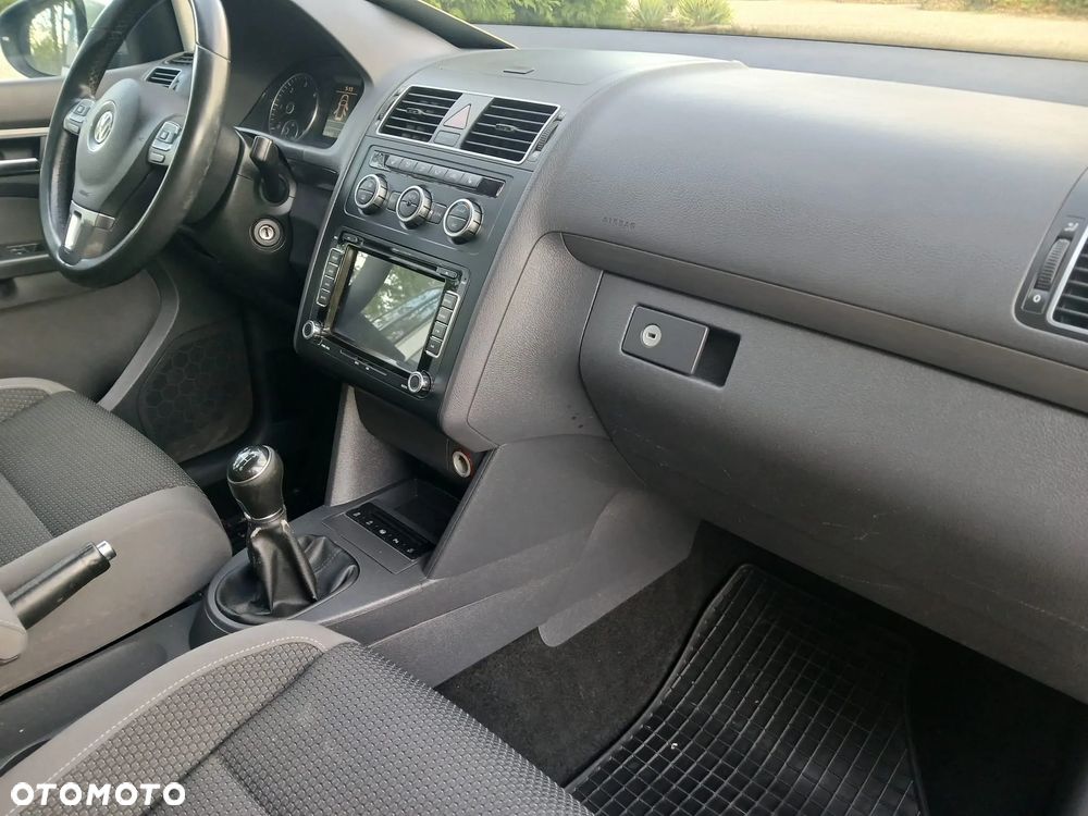 Volkswagen Touran - 19