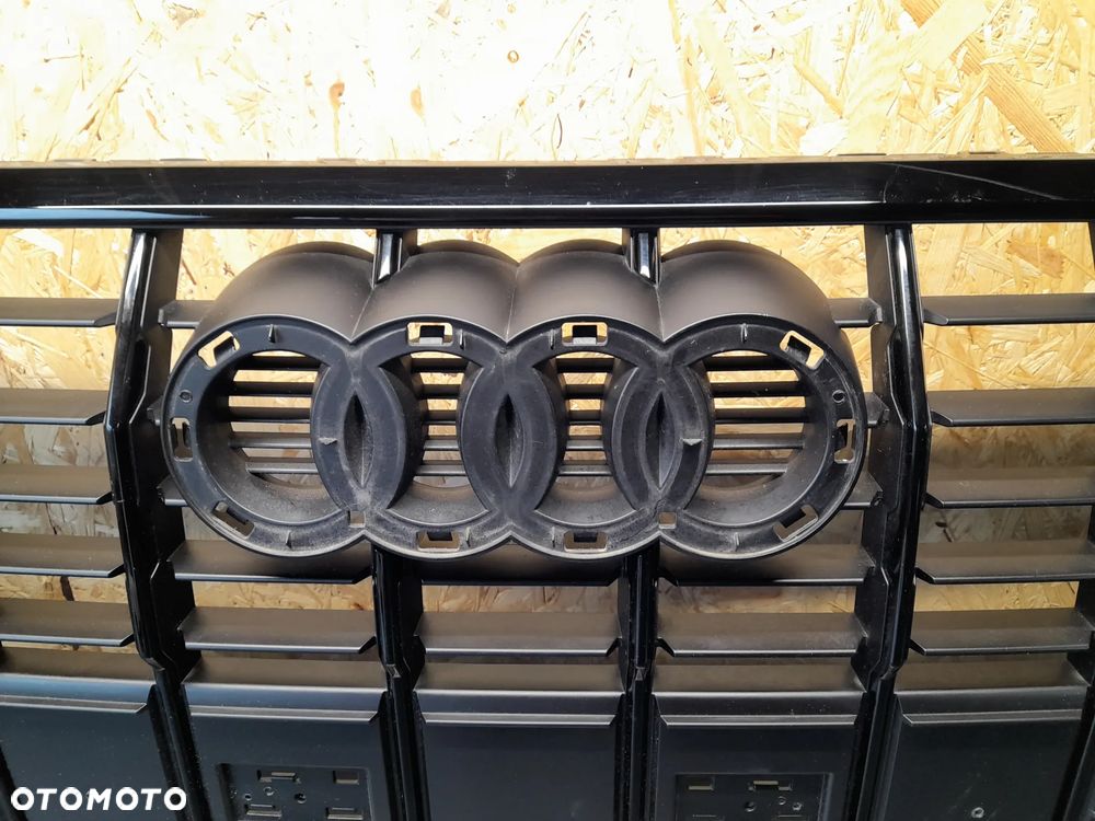 ATRAPA GRILL AUDI Q3 II S-LINE 83A853651E 83A853651F - 3