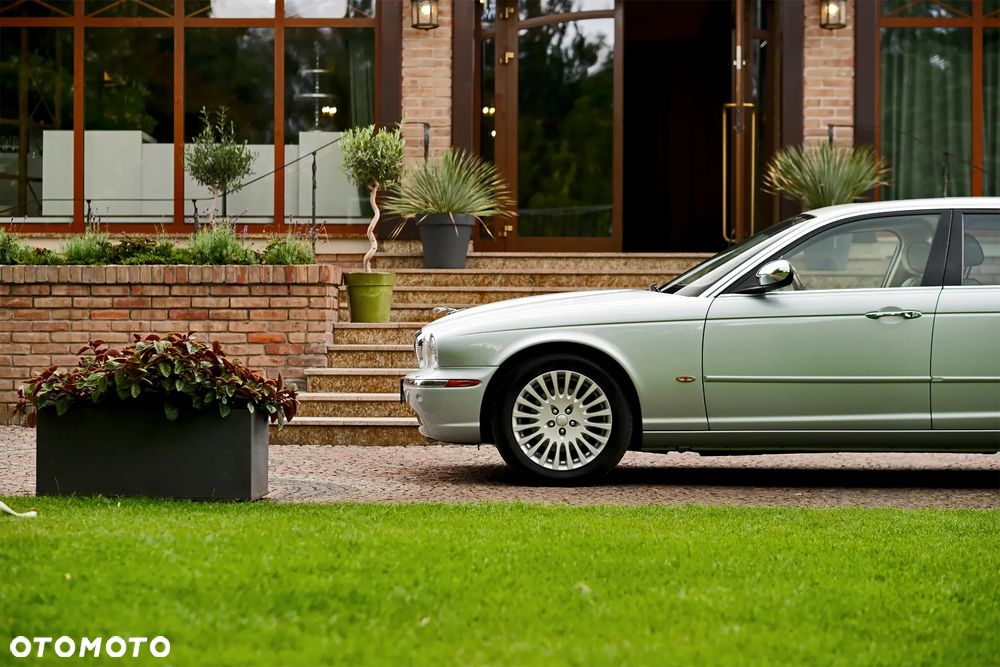 Jaguar XJ XJ8 4.2 LWB - 15