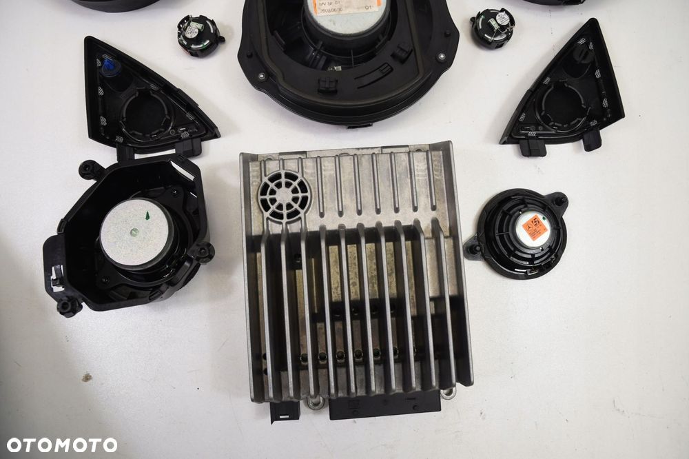 MERCEDES E KLASA W207 NAGŁOŚNIENIE HARMAN KARDON - 9