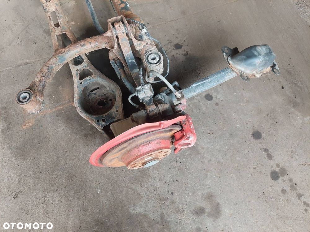 KOMPLETNE ZAWIESZENIE BELKA SANKI TYŁ VOLKSWAGEN PASSAT B6 SEDAN ID: 237999 - 2