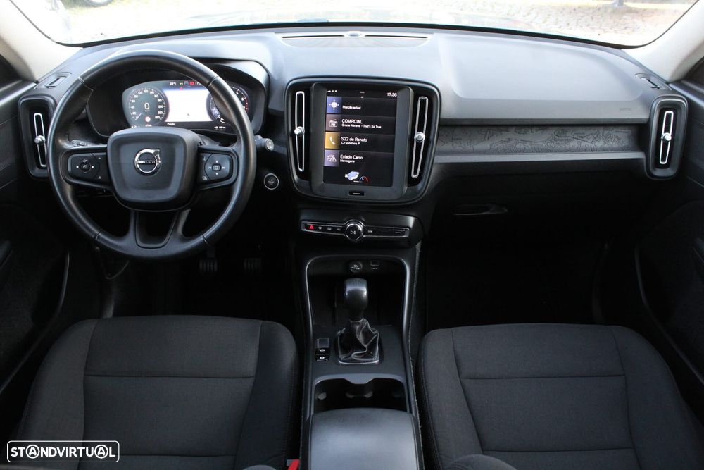 Volvo XC 40 1.5 T3 Momentum Tech Edition - 10