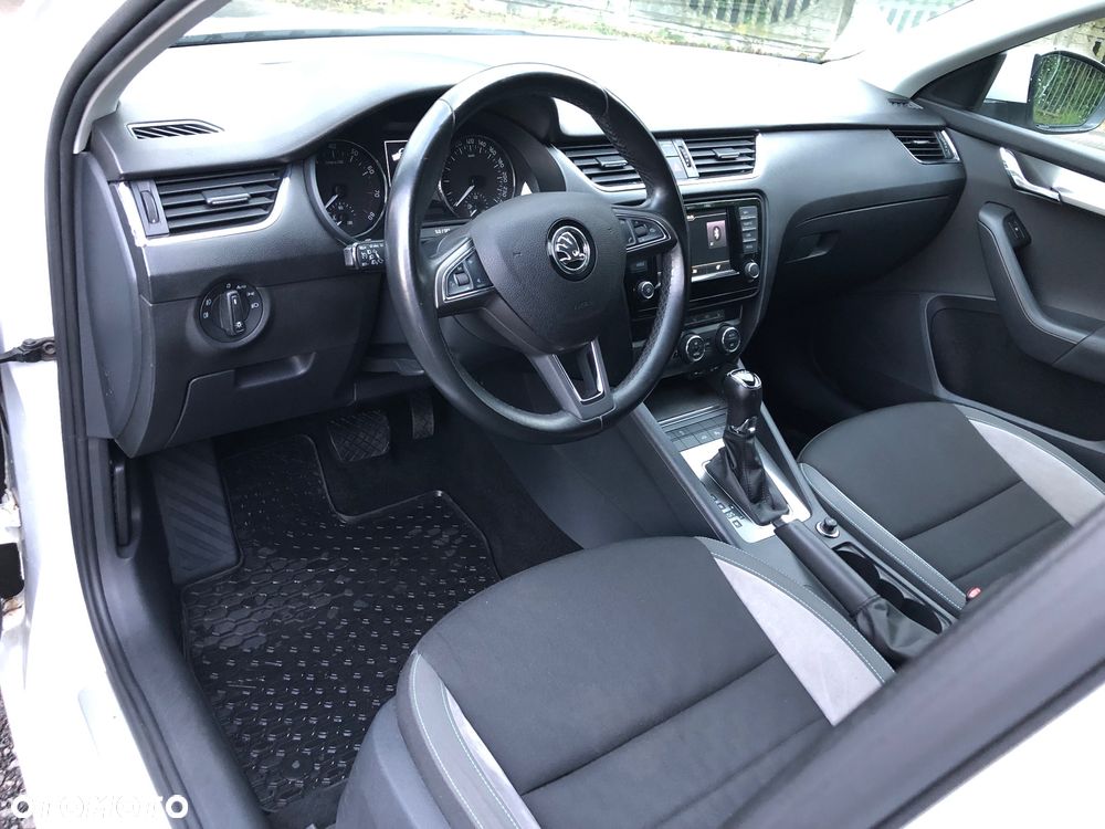 Skoda Octavia 1.4 TSI Joy DSG - 9