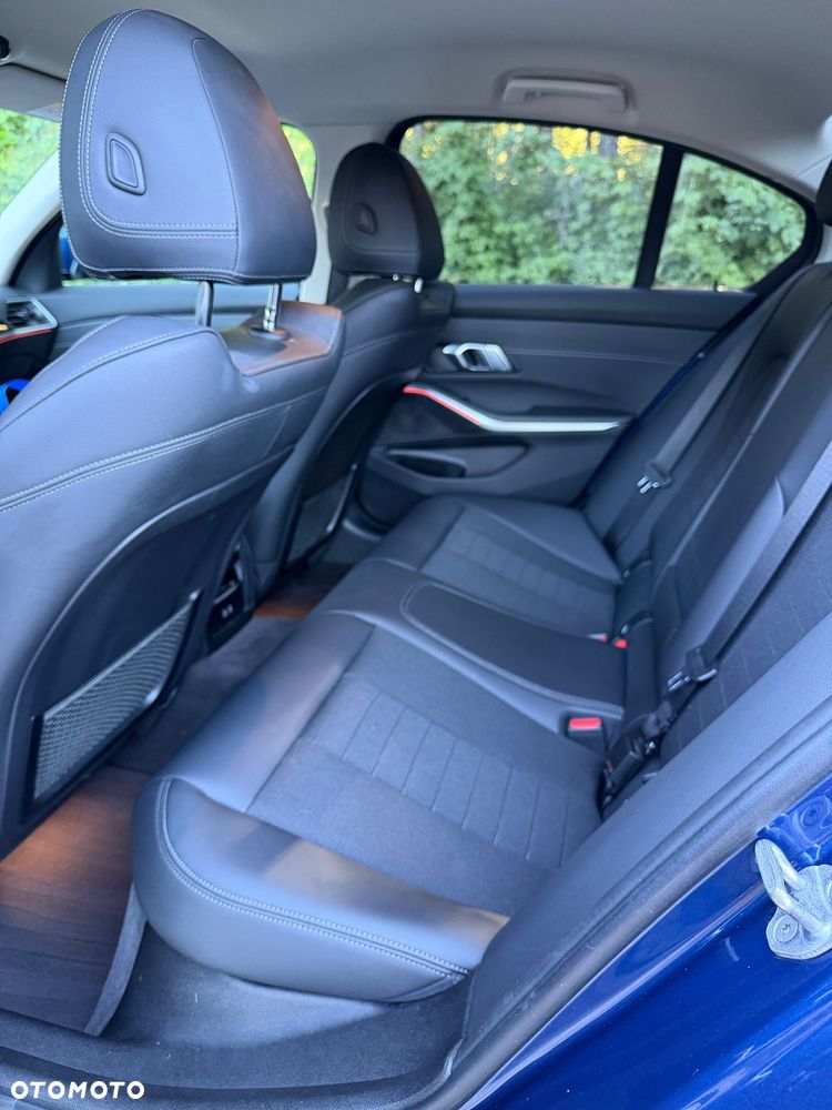 BMW Seria 3 318i - 6