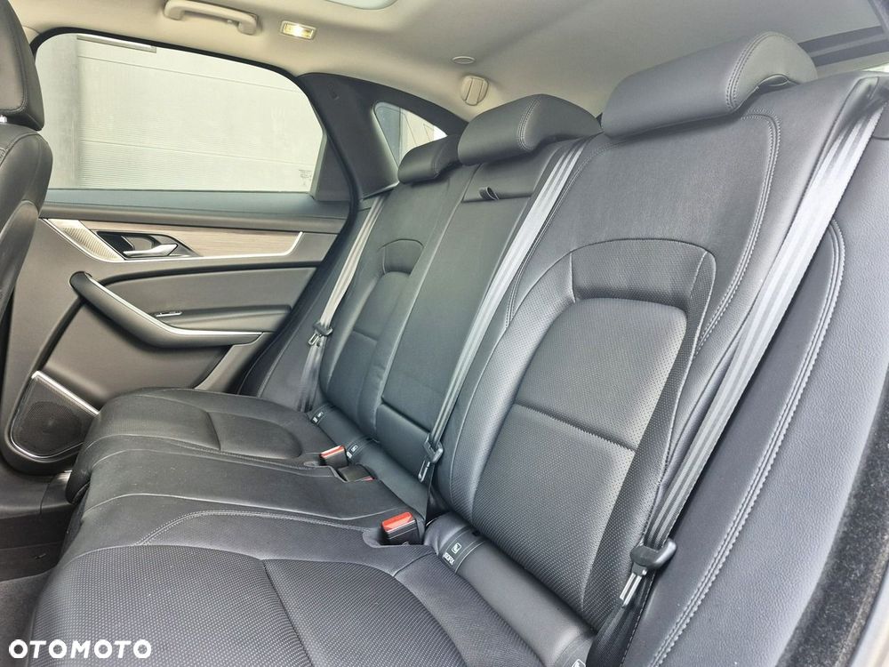 Jaguar F-Pace P250 AWD SE - 26