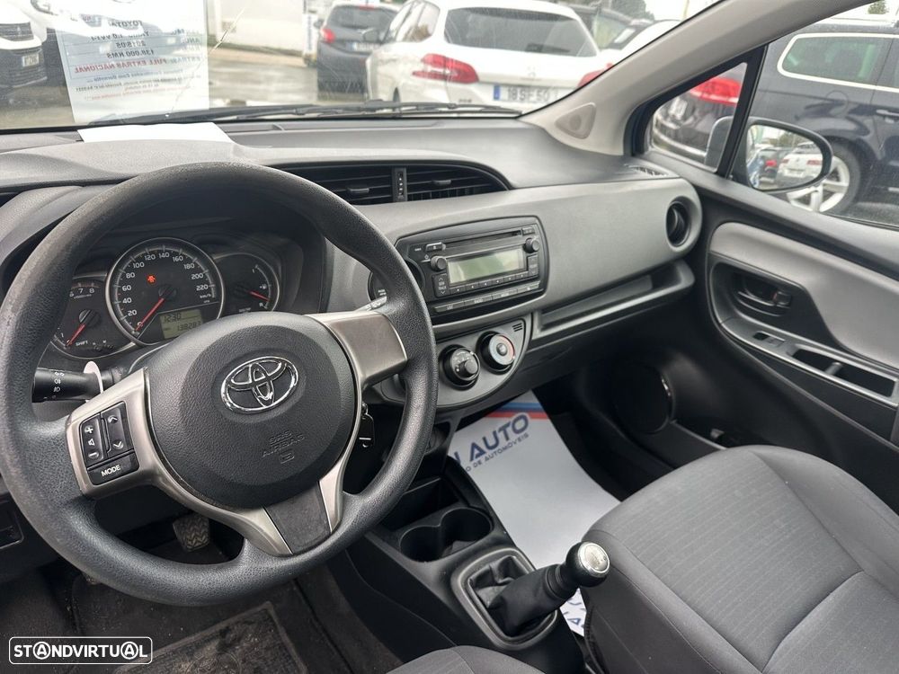 Toyota Yaris 1.0 VVT-i Exclusive - 4