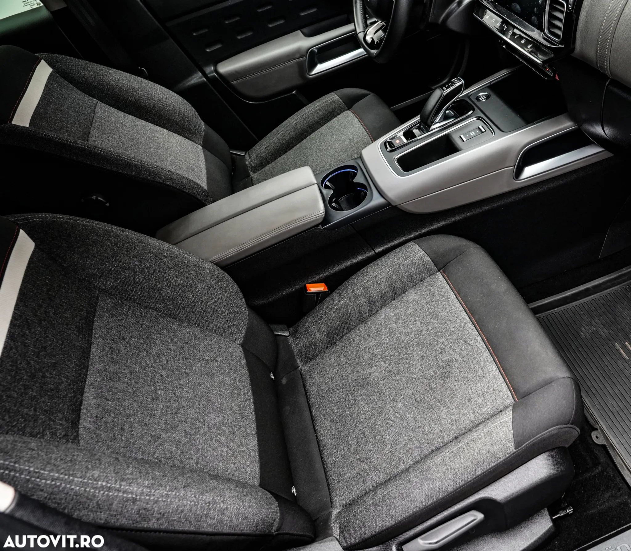 Citroën C5 Aircross 1.6 Hybrid FWD 225 EAT8 Shine - 13