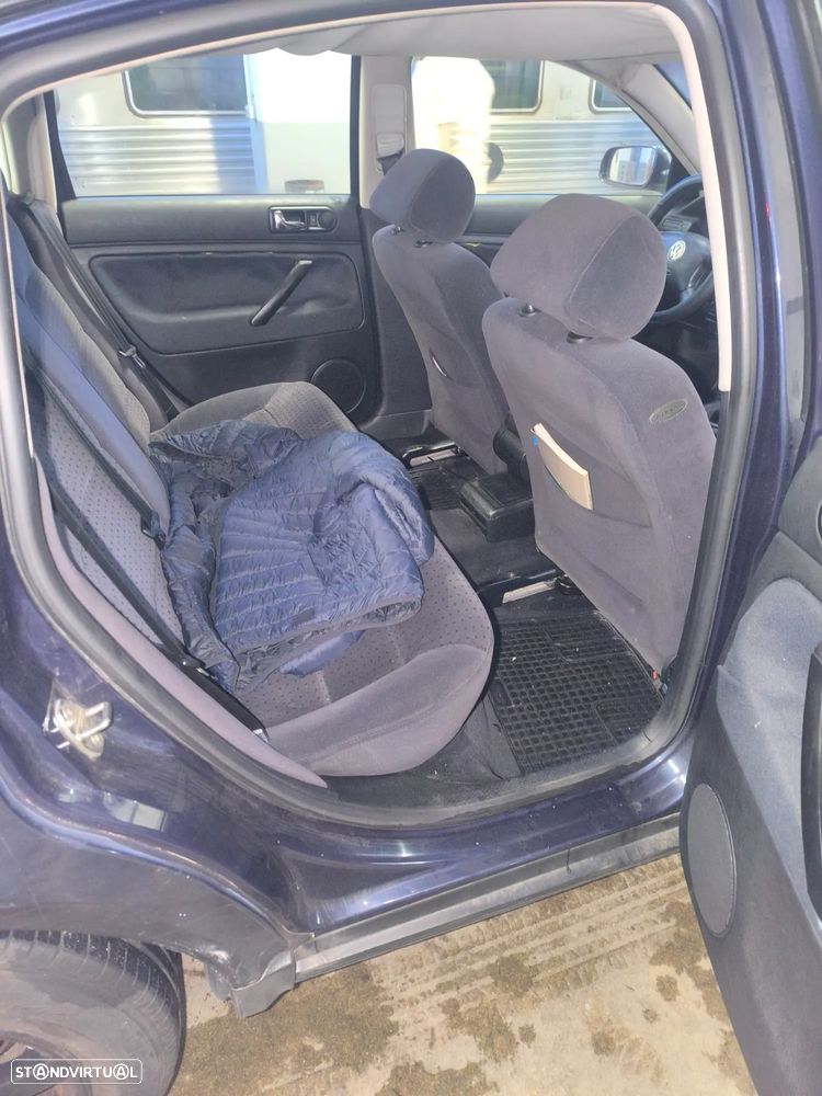 VW Passat 1.9 TDi Confortline - 5