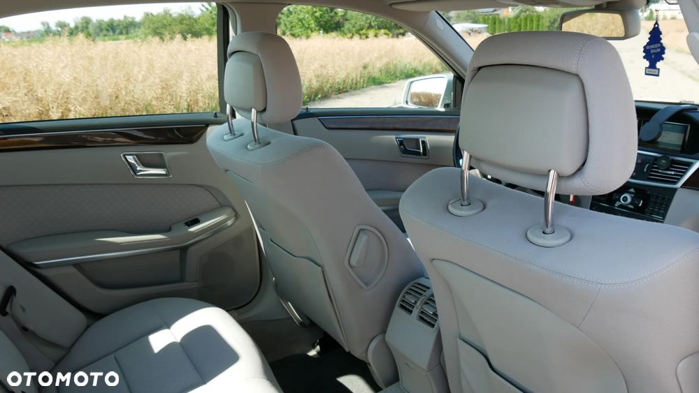Mercedes-Benz Klasa E 250 CGI BlueEFFICIENCY Elegance - 4