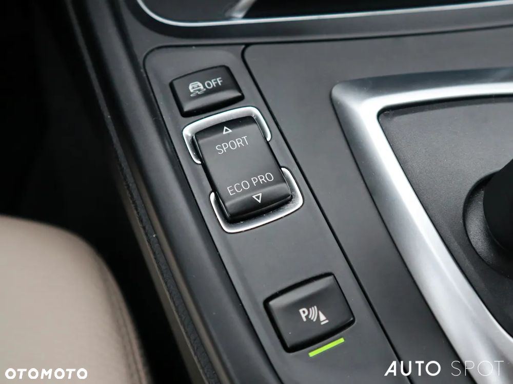 BMW Seria 3 320d xDrive Advantage - 37