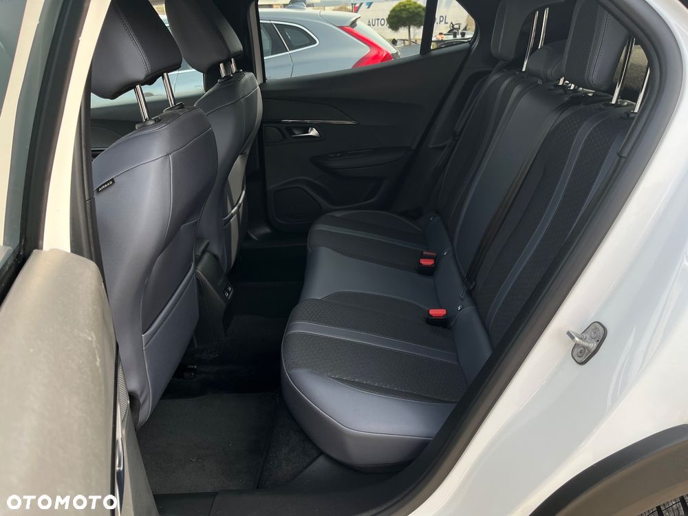 Peugeot 2008 PureTech 130 EAT8 Allure Pack - 27