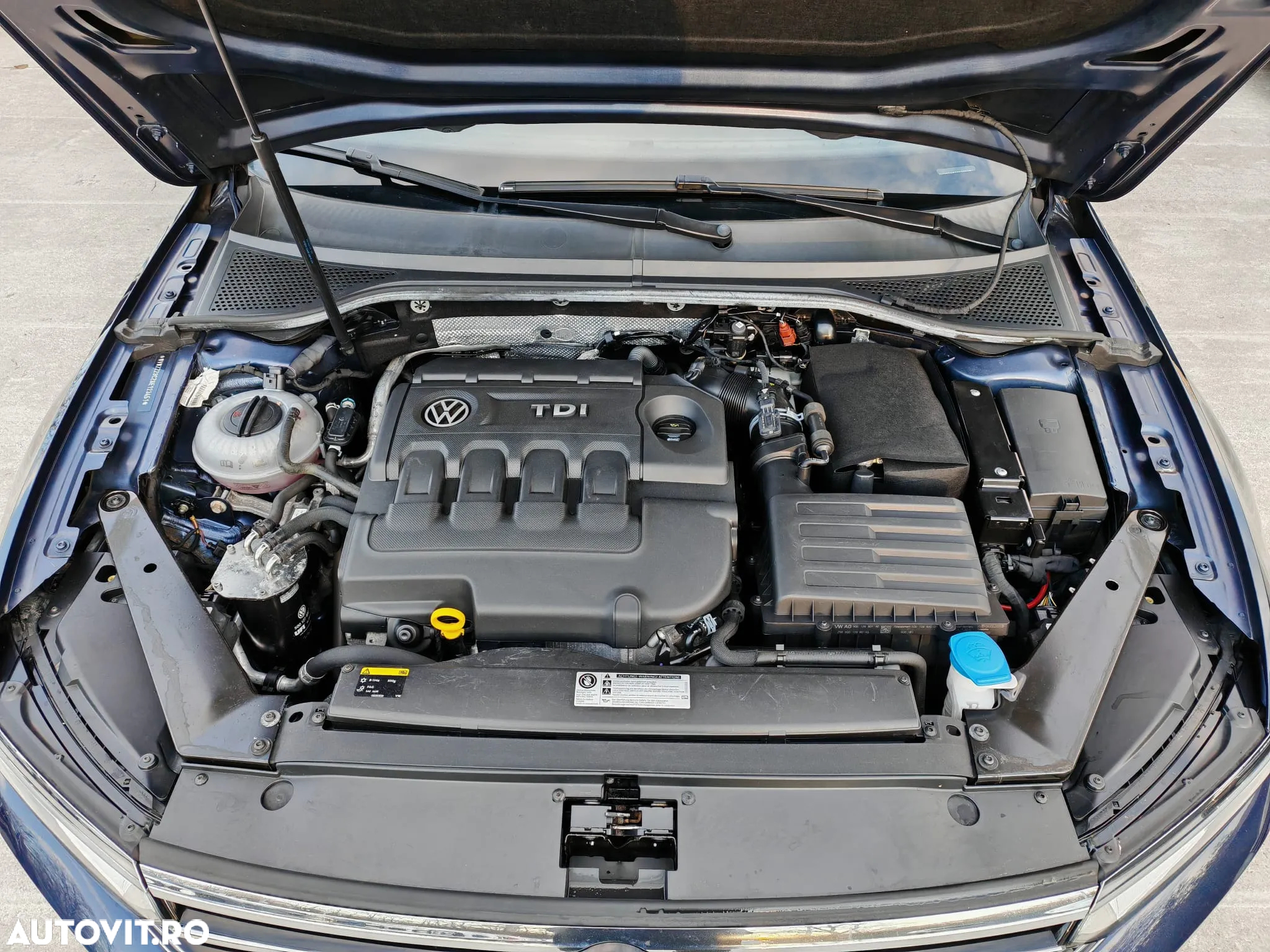 Volkswagen Passat Variant 1.6 TDI R Executive - 8