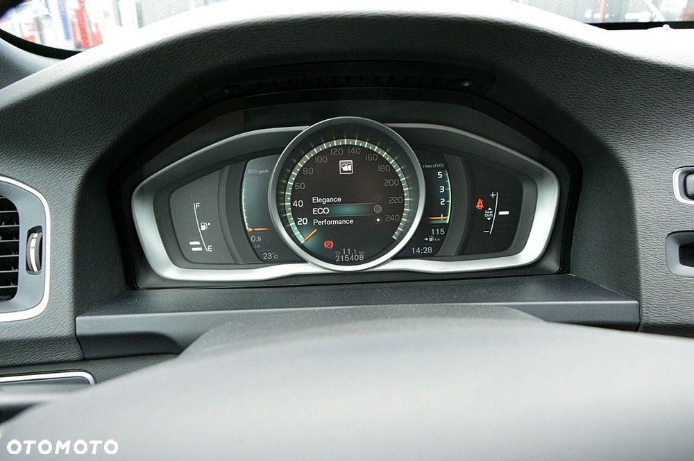 Volvo V60 D2 Drive-E Momentum - 30