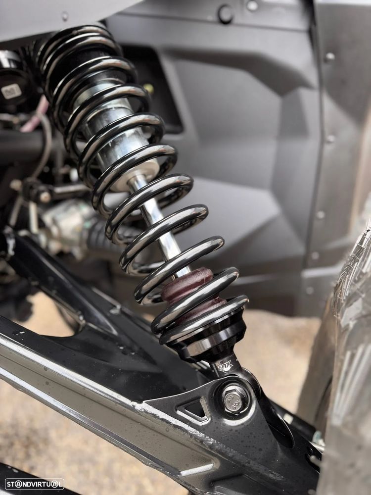 Can-Am Maverick X3 RS Turbo RR 2026 - 24