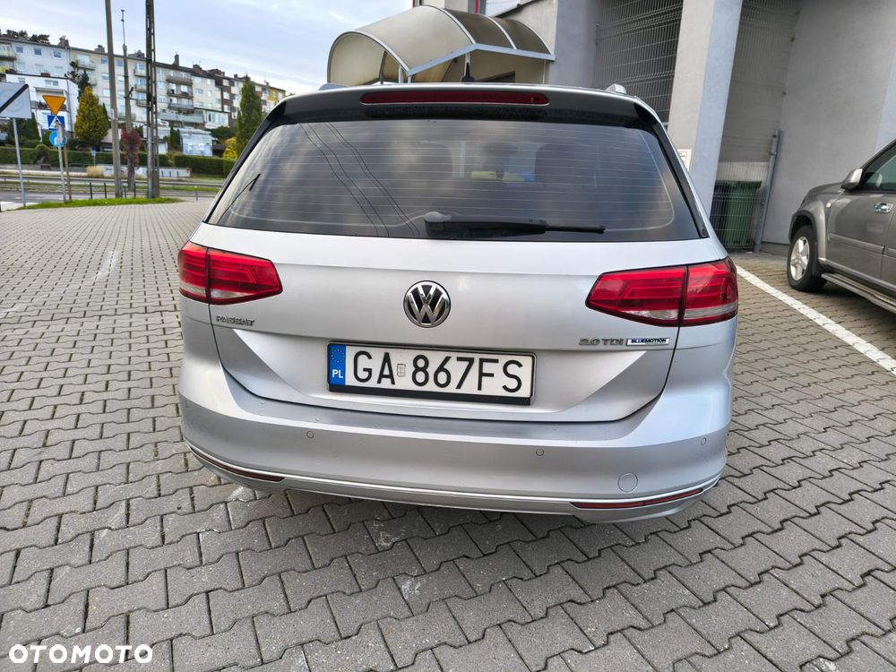 Volkswagen Passat - 4