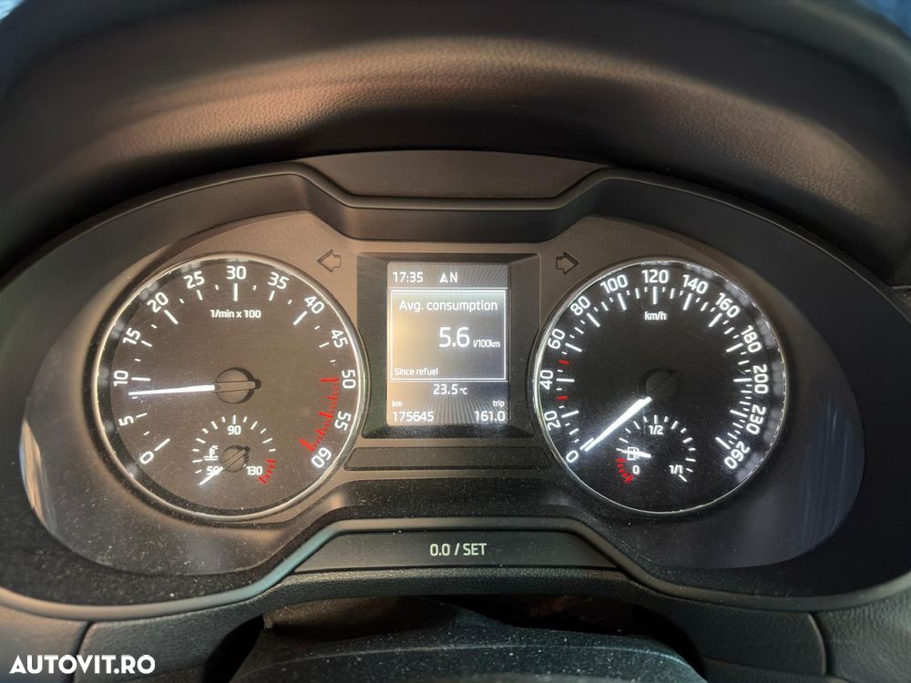 Skoda Octavia 1.6 TDI AMBITION - 11