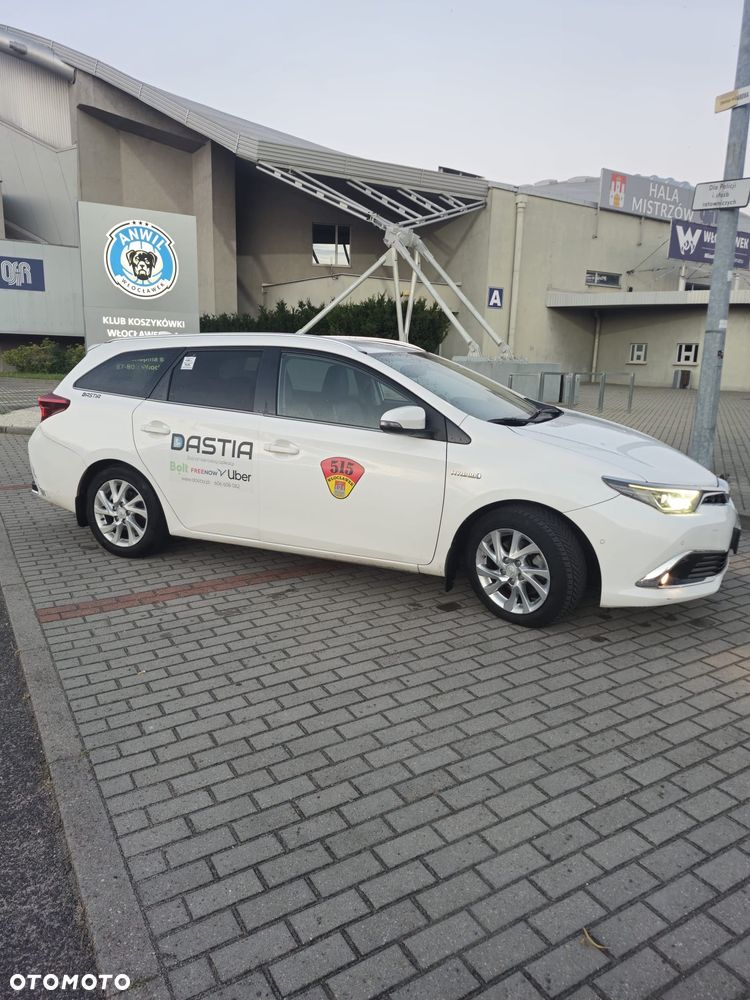 Toyota Auris Hybrid 135 Comfort - 4