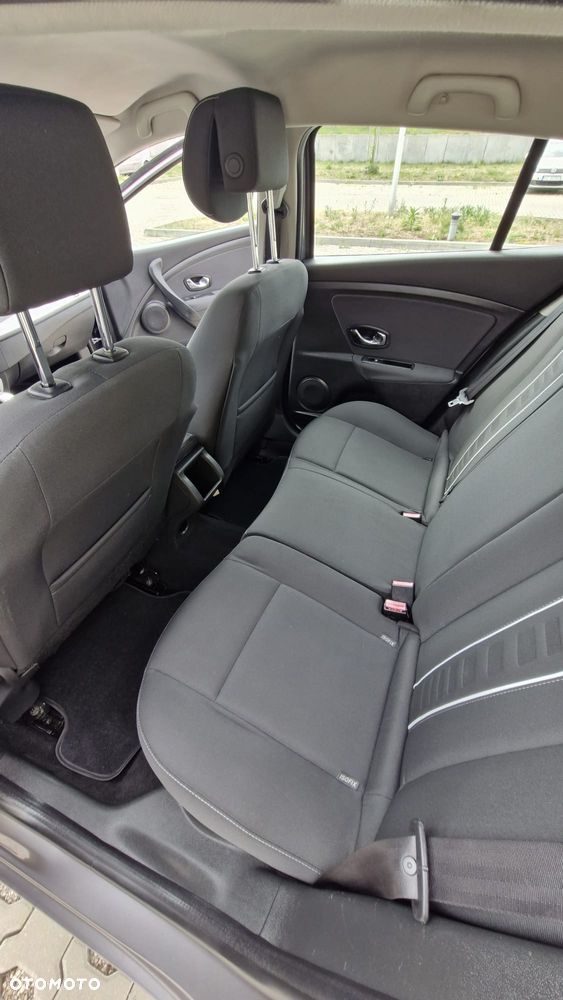Renault Megane 1.5 dCi Zen EDC - 11