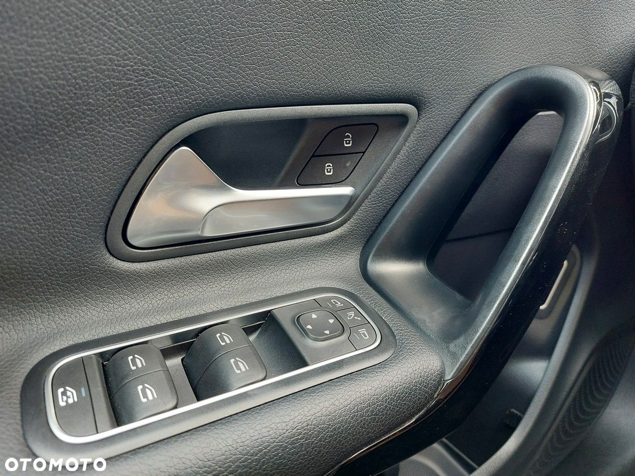 Mercedes-Benz CLA - 34