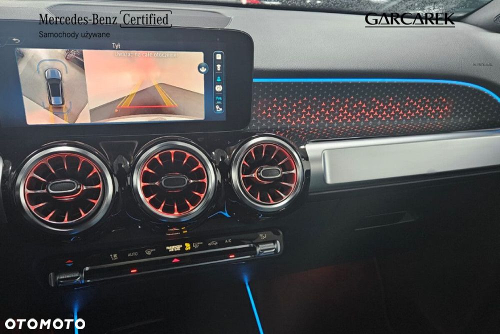 Mercedes-Benz GLB - 27
