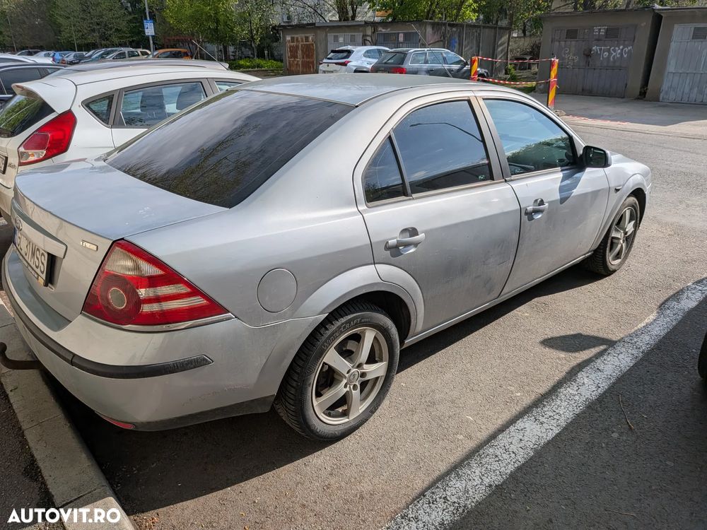 Ford Mondeo 2.0TDCi Ambiente - 8