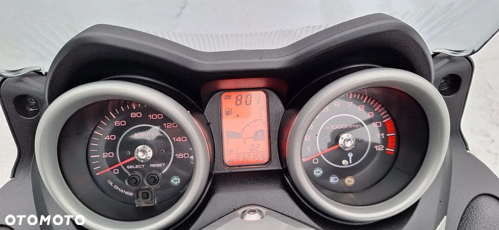Yamaha X-max - 28