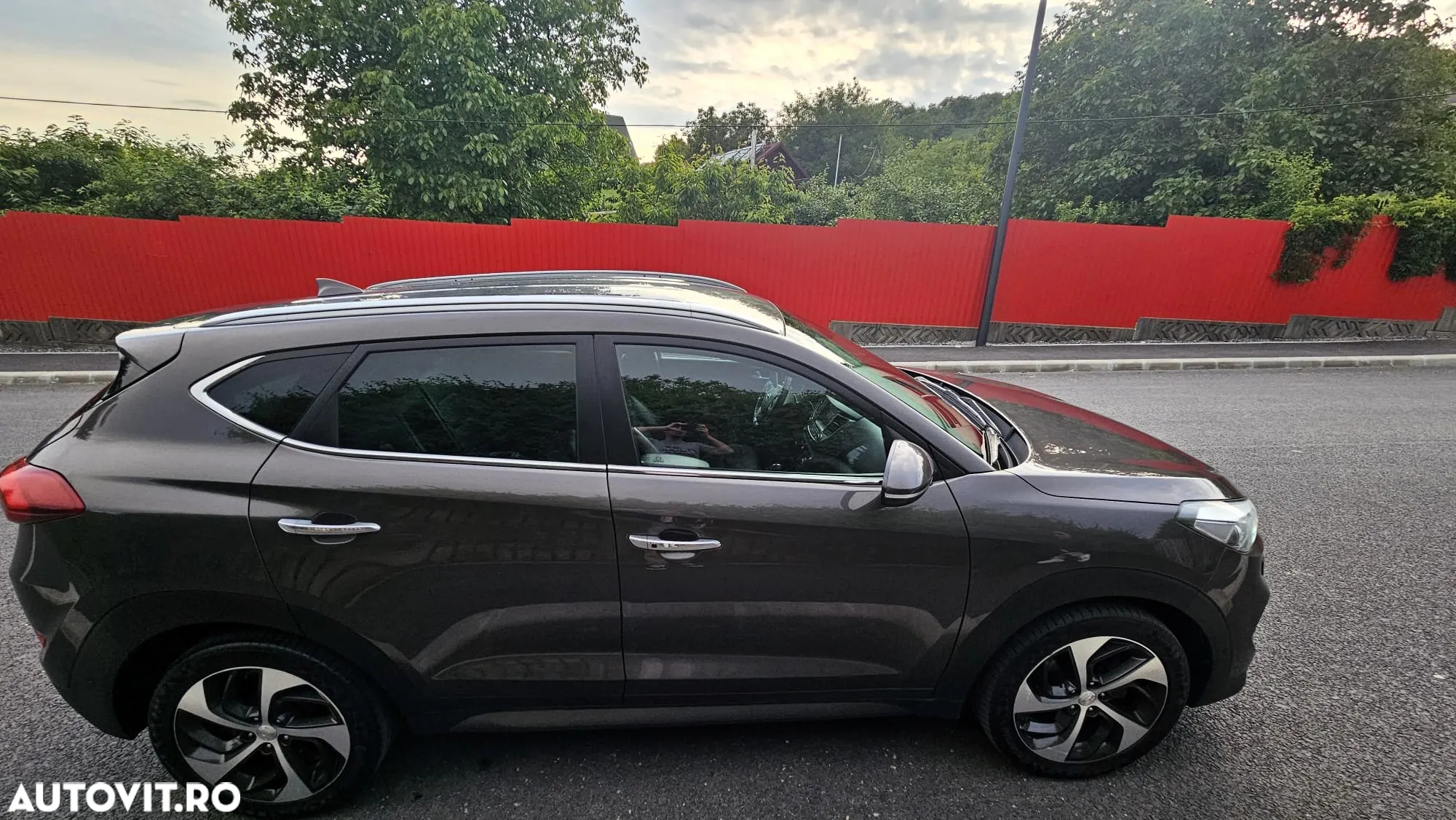Hyundai Tucson 2.0 CRDI 4WD 6AT Premium+ - 33