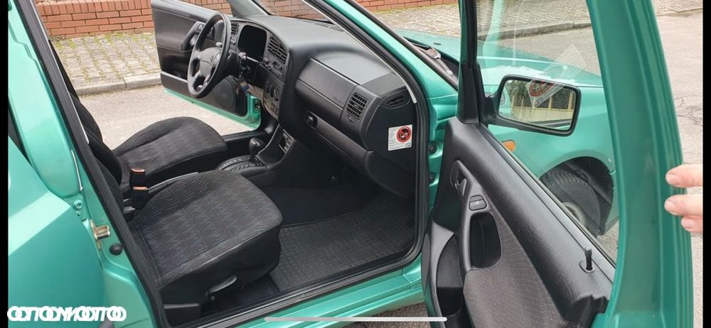 Volkswagen Golf - 10