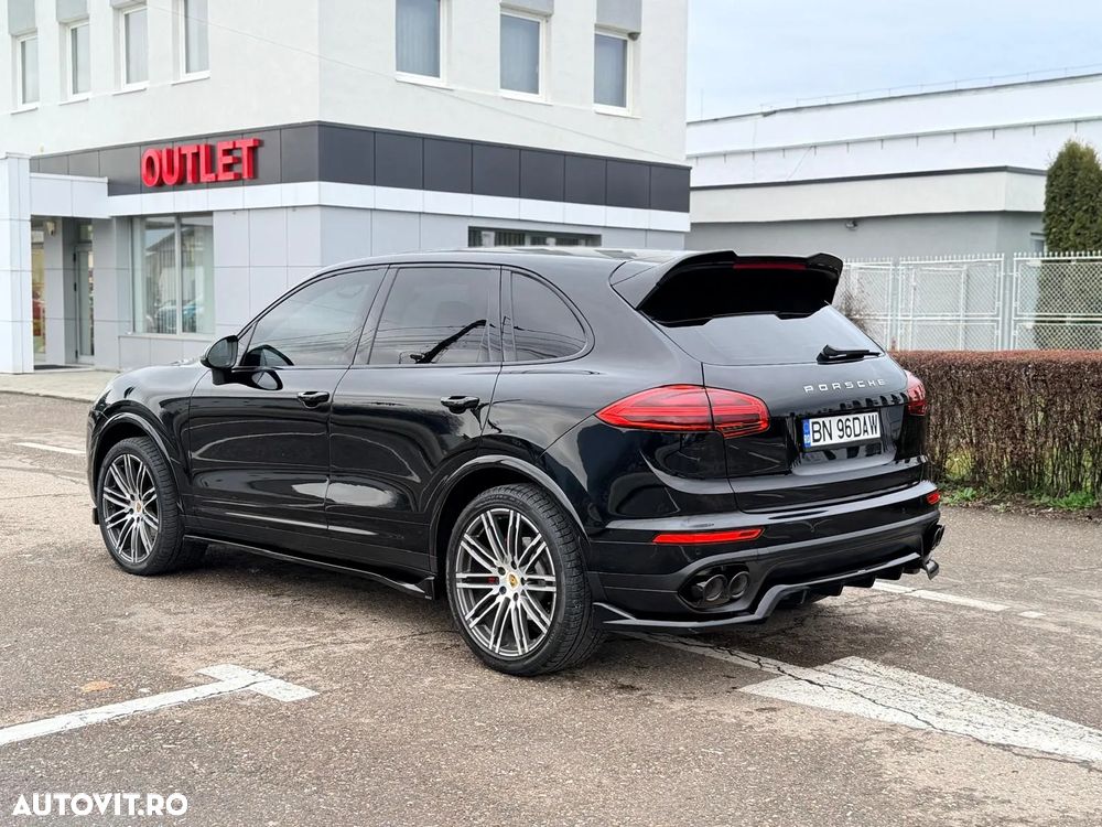 Porsche Cayenne 3.0 L - 3