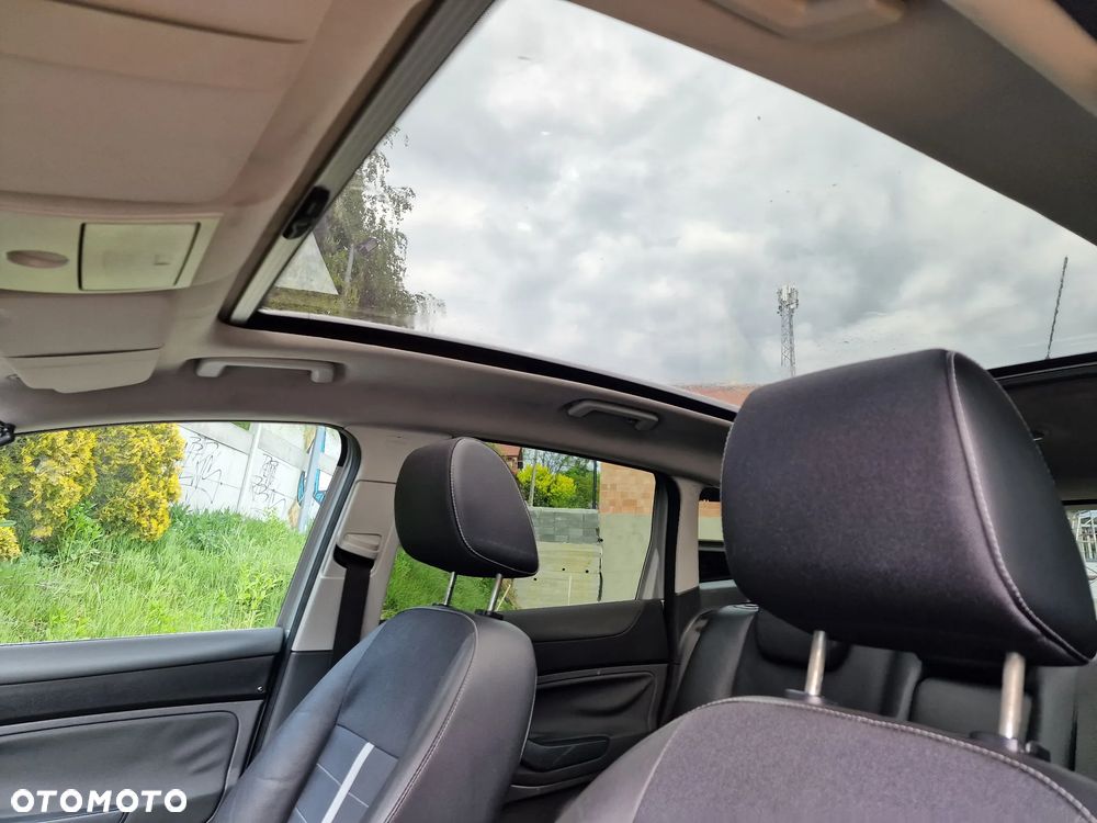 Ford Kuga 2.0 TDCi 4x4 Titanium - 38