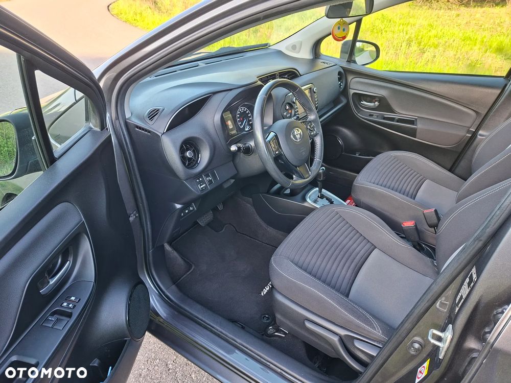 Toyota Yaris Hybrid 100 Active EU6 - 25
