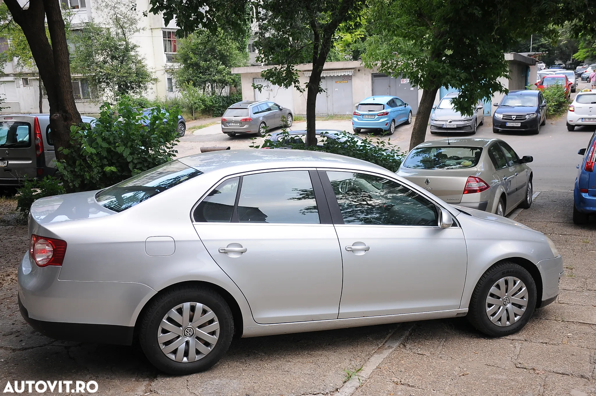Volkswagen Jetta 1.6 FSI Comfortline - 3