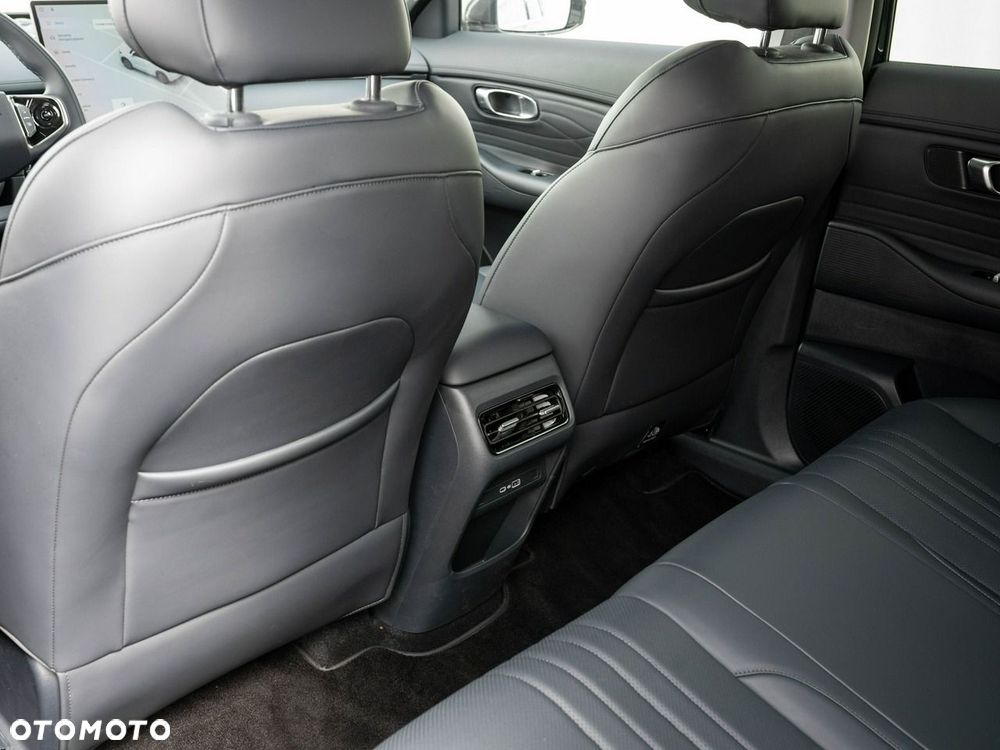 Geely Starray EM-i 1.5 PHEV Pro - 26