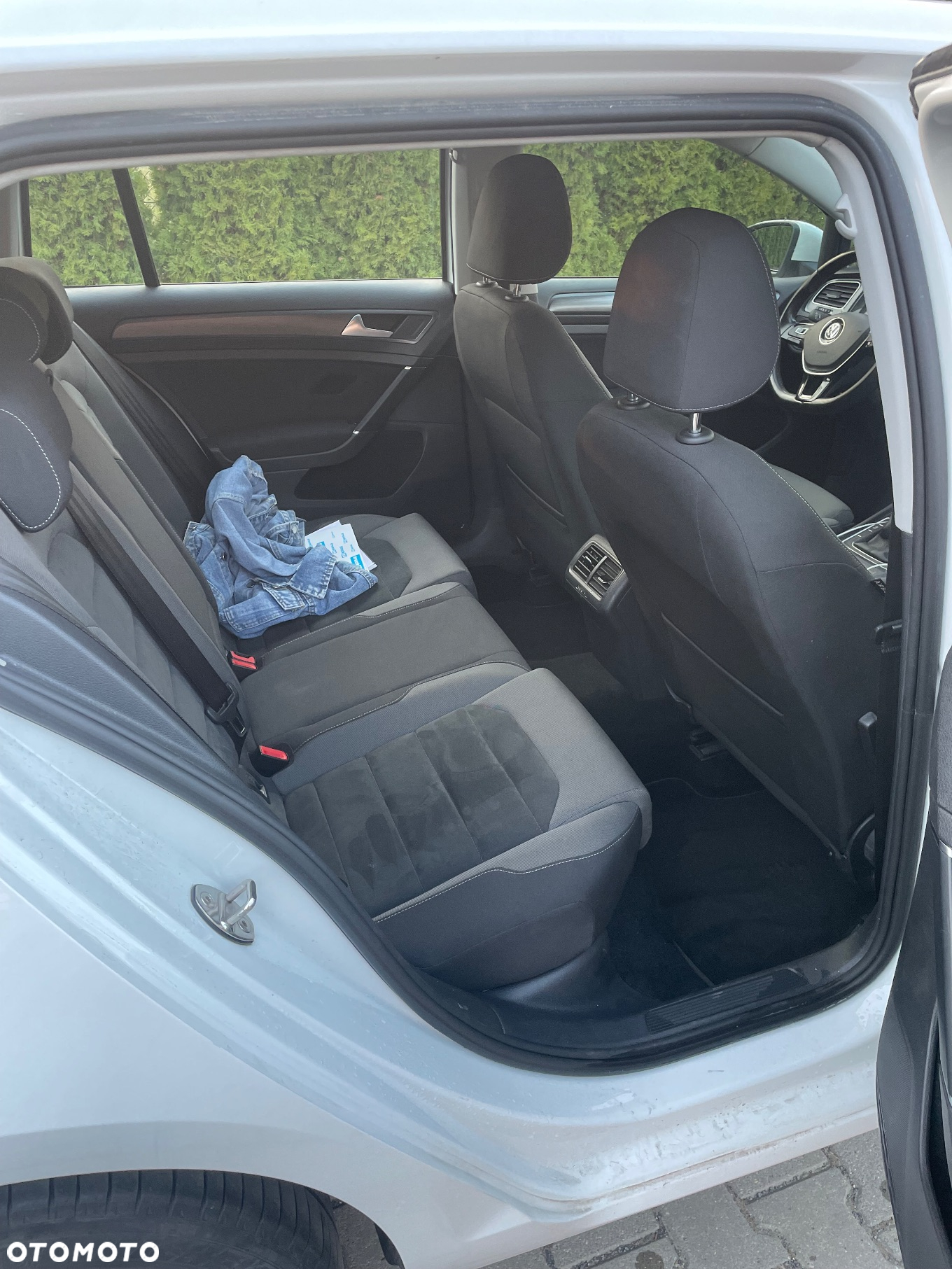 Volkswagen Golf 1.6 TDI BlueMotion Technology Comfortline - 13